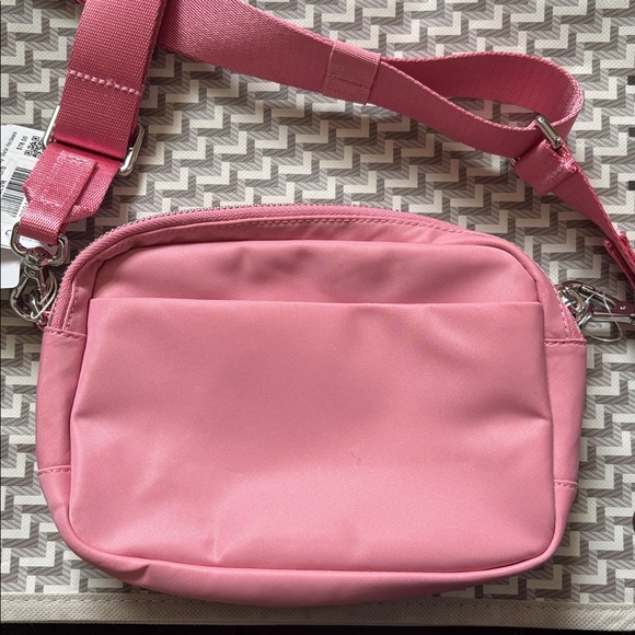 LULULEMON CROSSBODY BAG *MATAL HARDWARE IN PINK TIDE/SILVER NWT - Picture 6 of 9